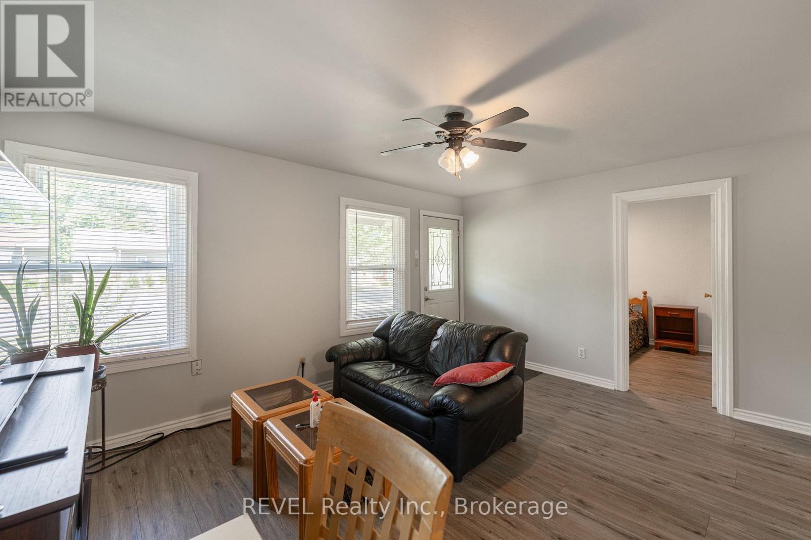Photo 10 of 12 Hayes Street, St Catharines ON