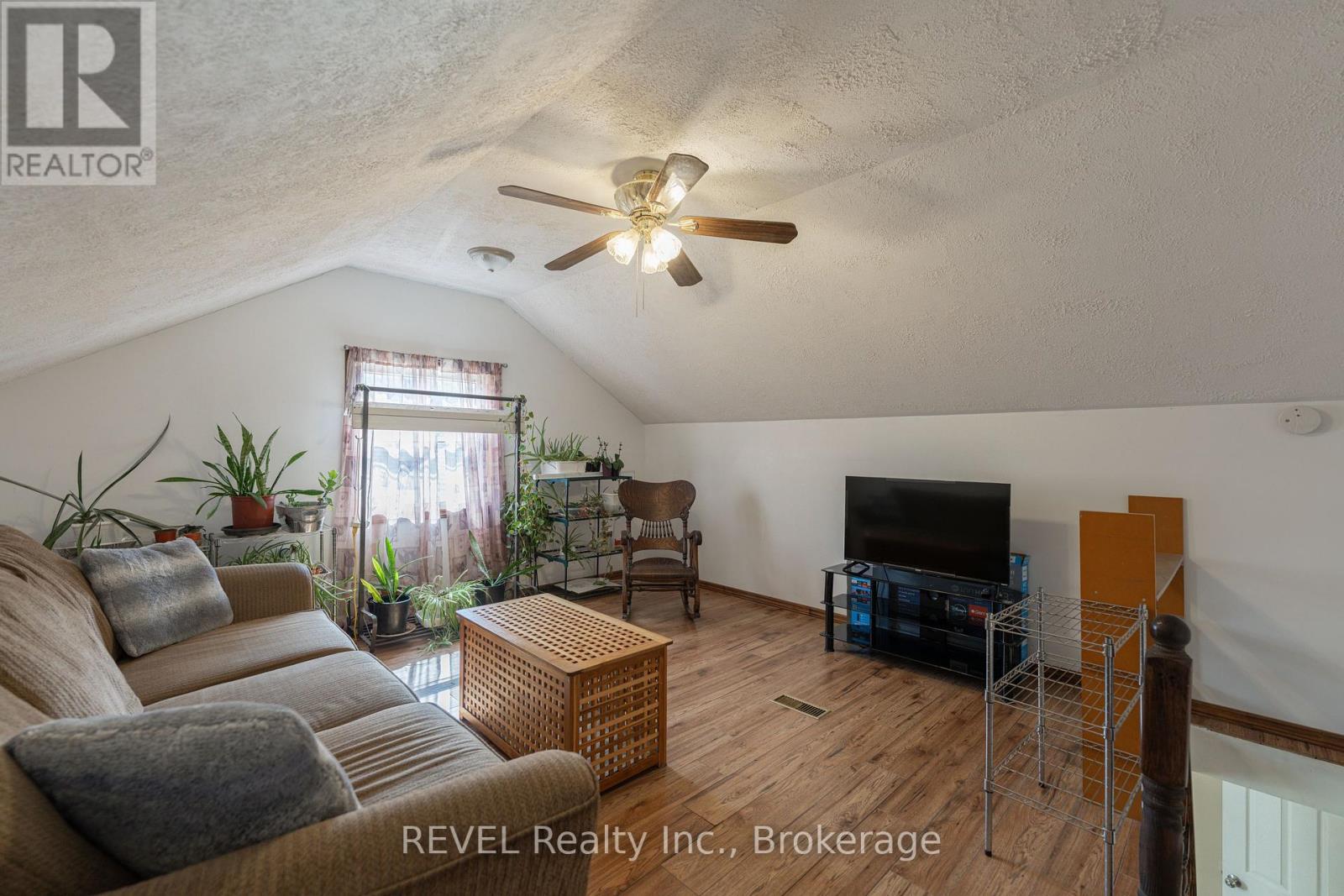 Photo 25 of 12 Hayes Street, St Catharines ON