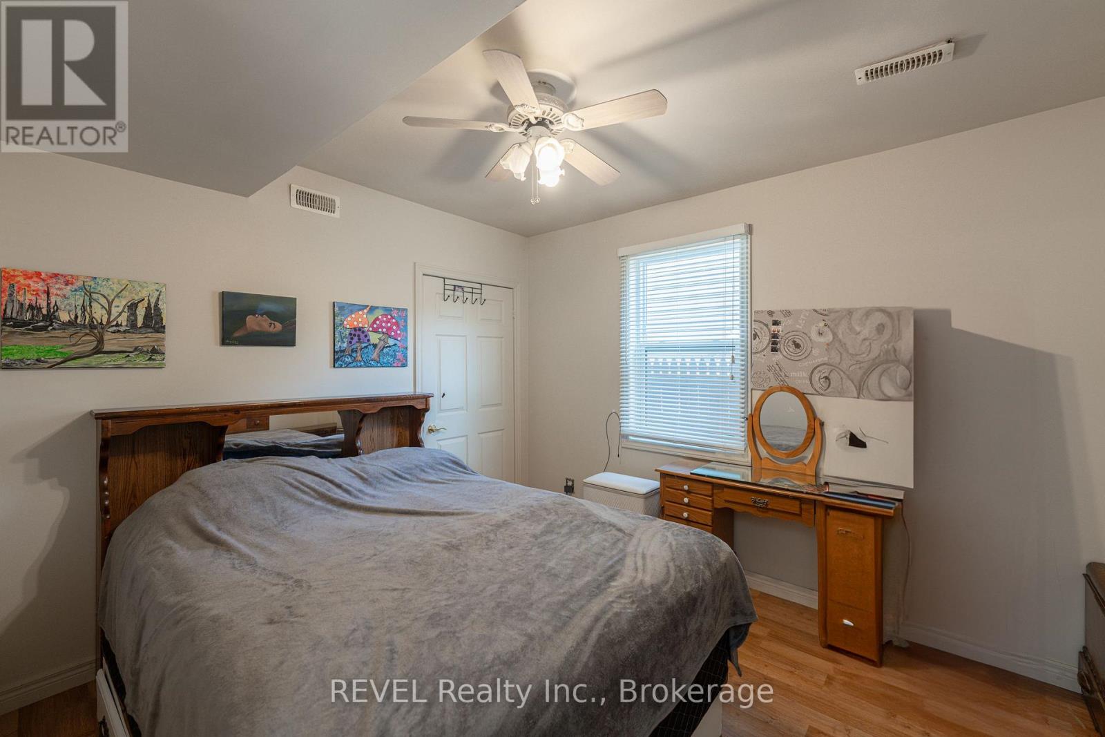 Photo 21 of 12 Hayes Street, St Catharines ON