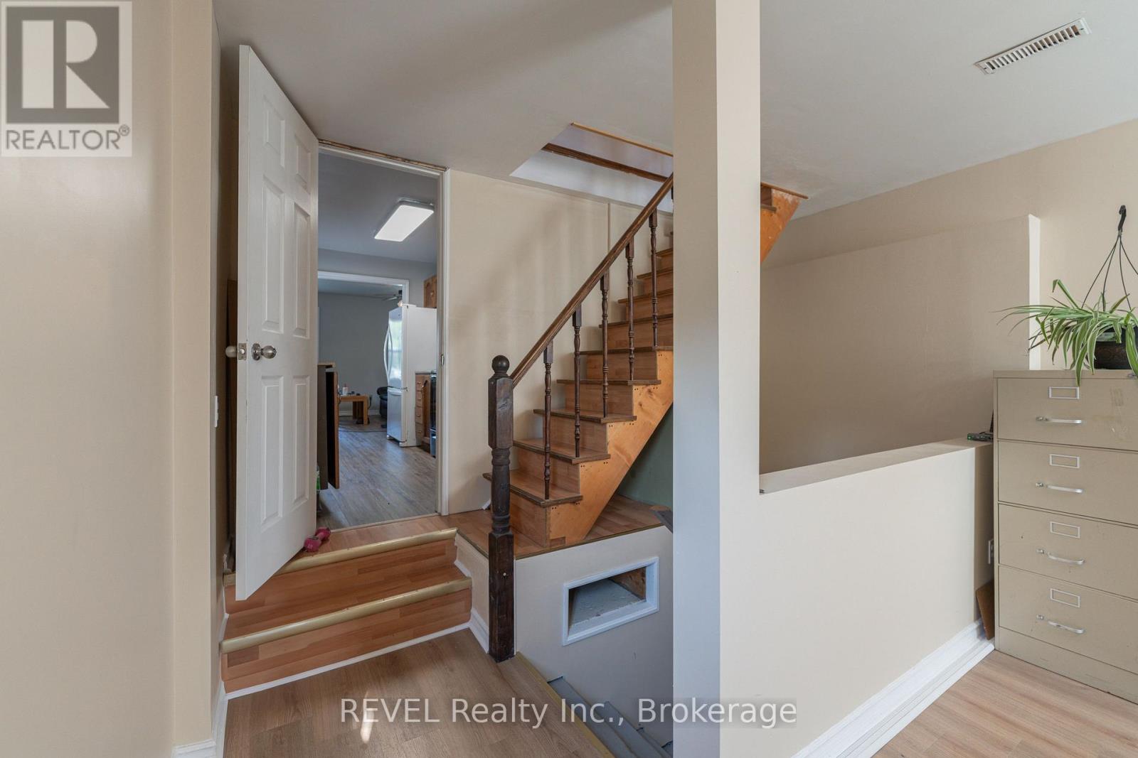 Photo 23 of 12 Hayes Street, St Catharines ON