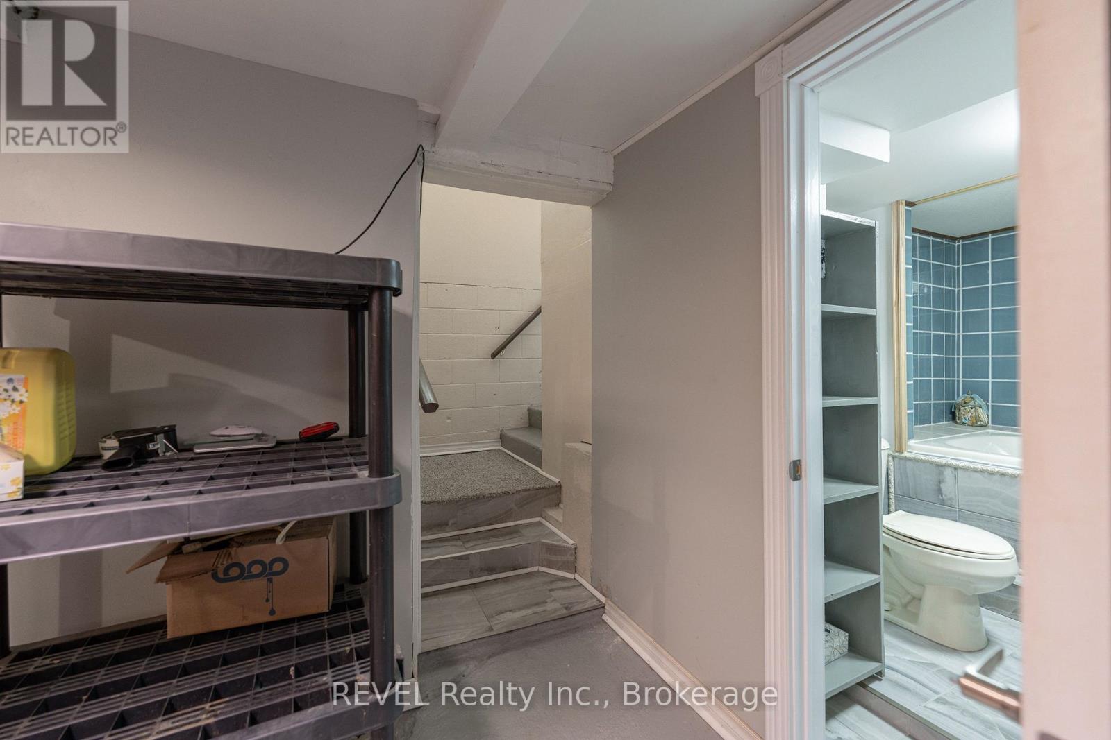 Photo 35 of 12 Hayes Street, St Catharines ON