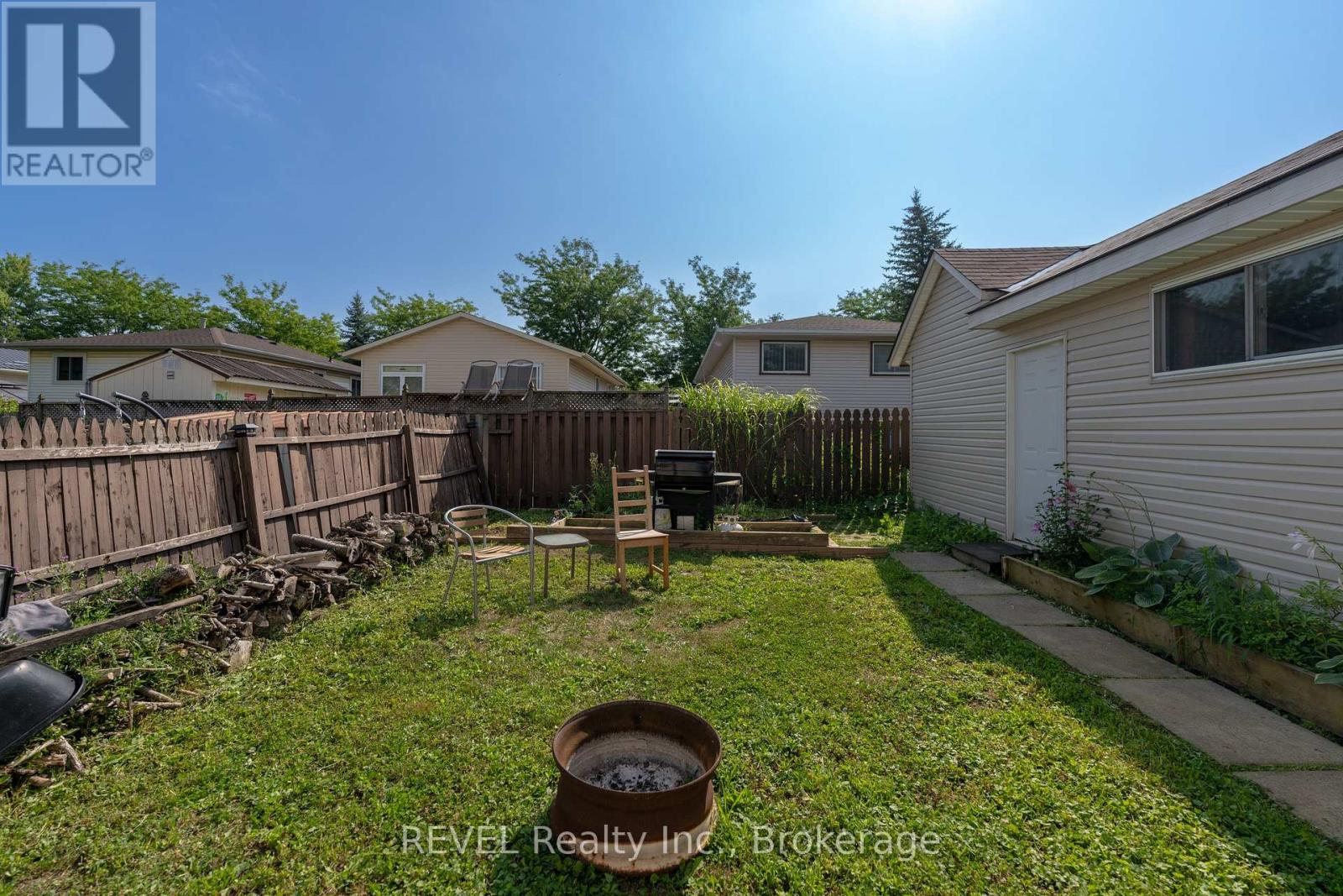 Photo 37 of 12 Hayes Street, St Catharines ON