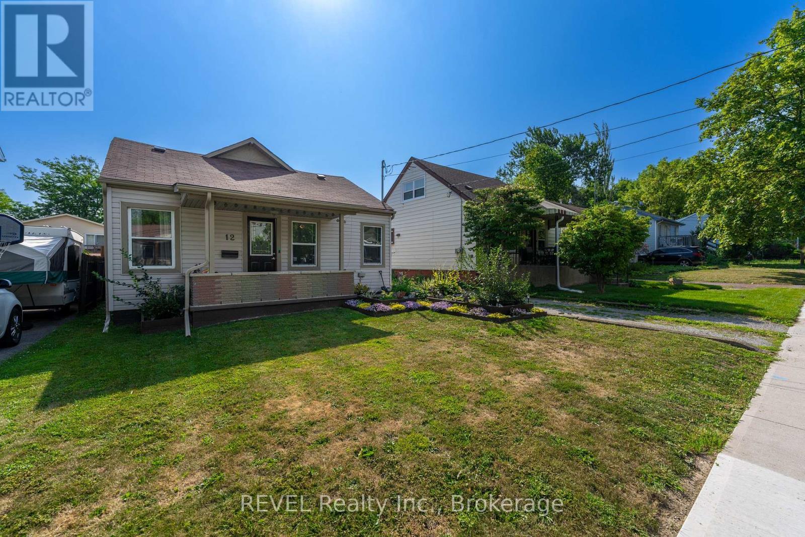 Photo 8 of 12 Hayes Street, St Catharines ON
