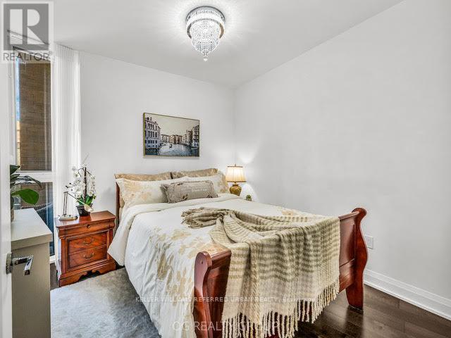 Photo 10 of 621 293 The Kingsway, Toronto ON