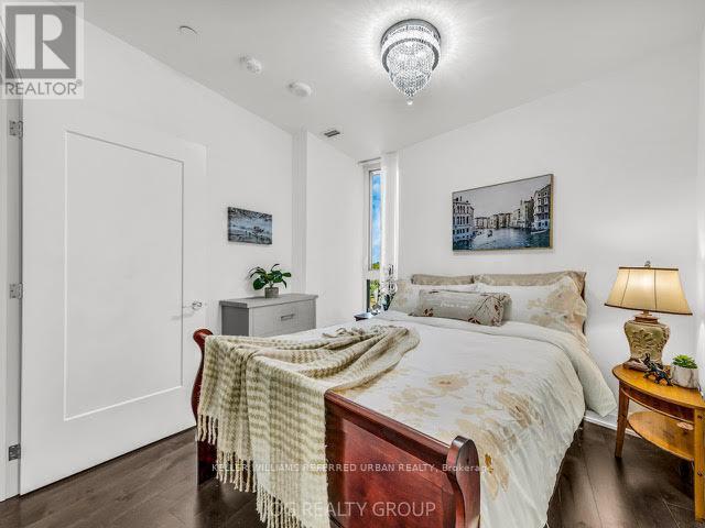 Photo 11 of 621 293 The Kingsway, Toronto ON