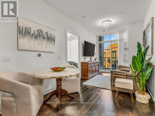 Photo 5 of 621 293 The Kingsway, Toronto ON