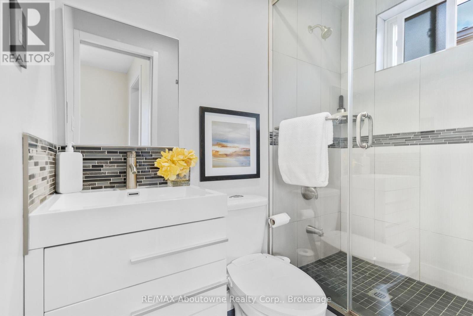 Photo 18 of 17 Adam Street, Brampton ON