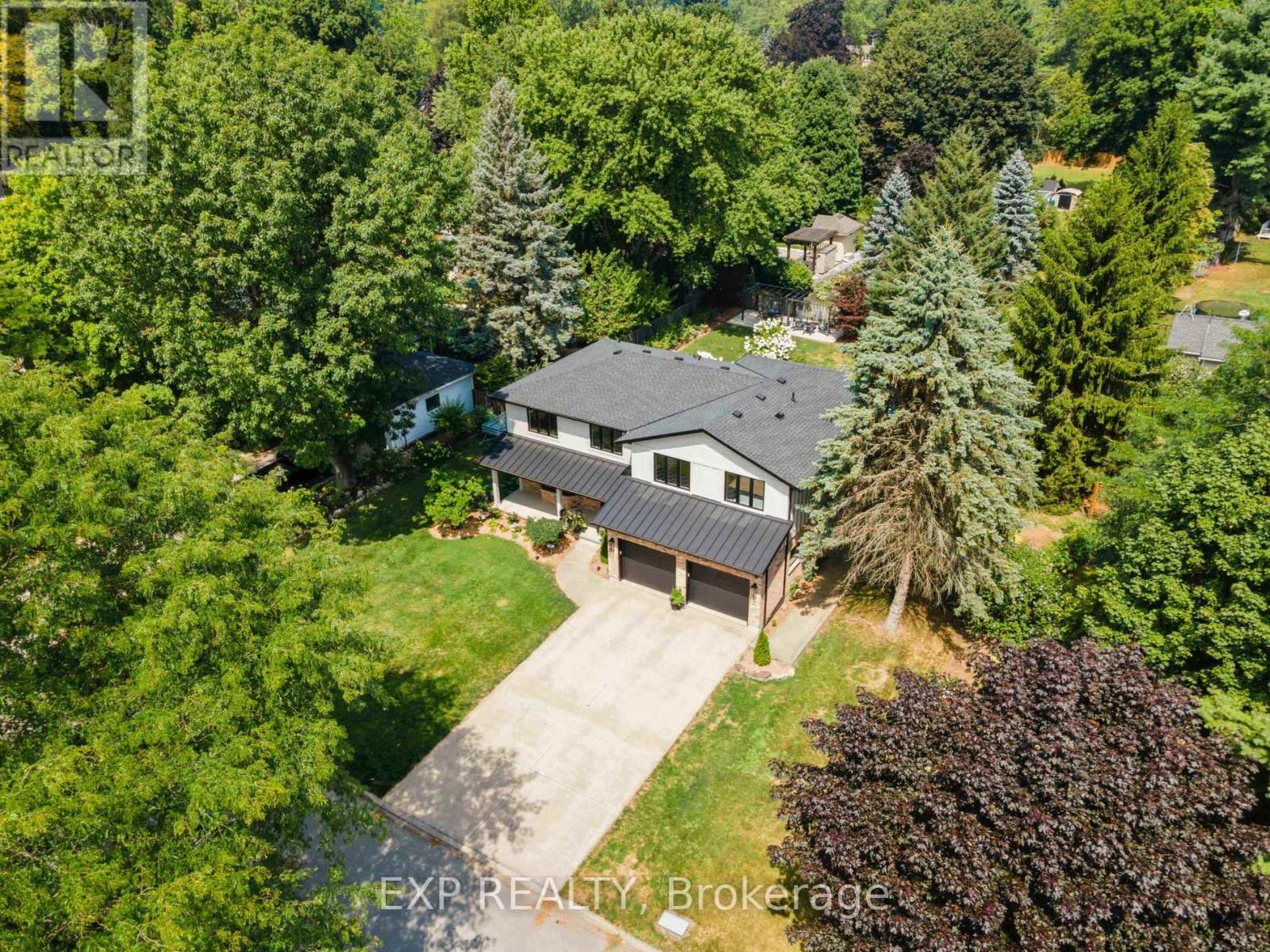 Photo 15 of 29 Kevin Drive, Pelham ON