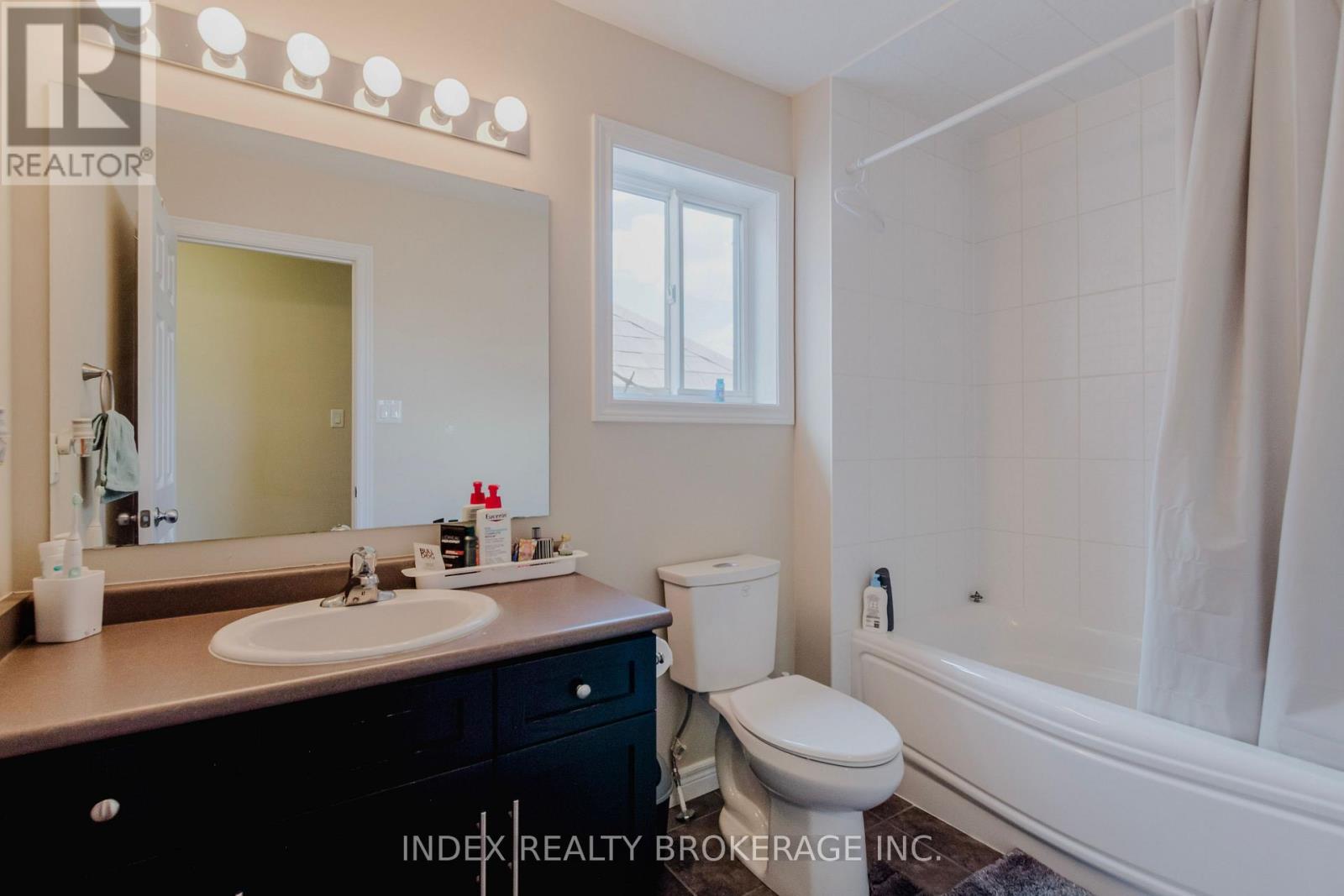 Photo 34 of 207 Eden Oak Trail, Kitchener ON