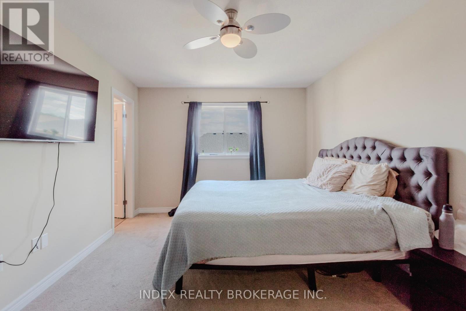 Photo 35 of 207 Eden Oak Trail, Kitchener ON