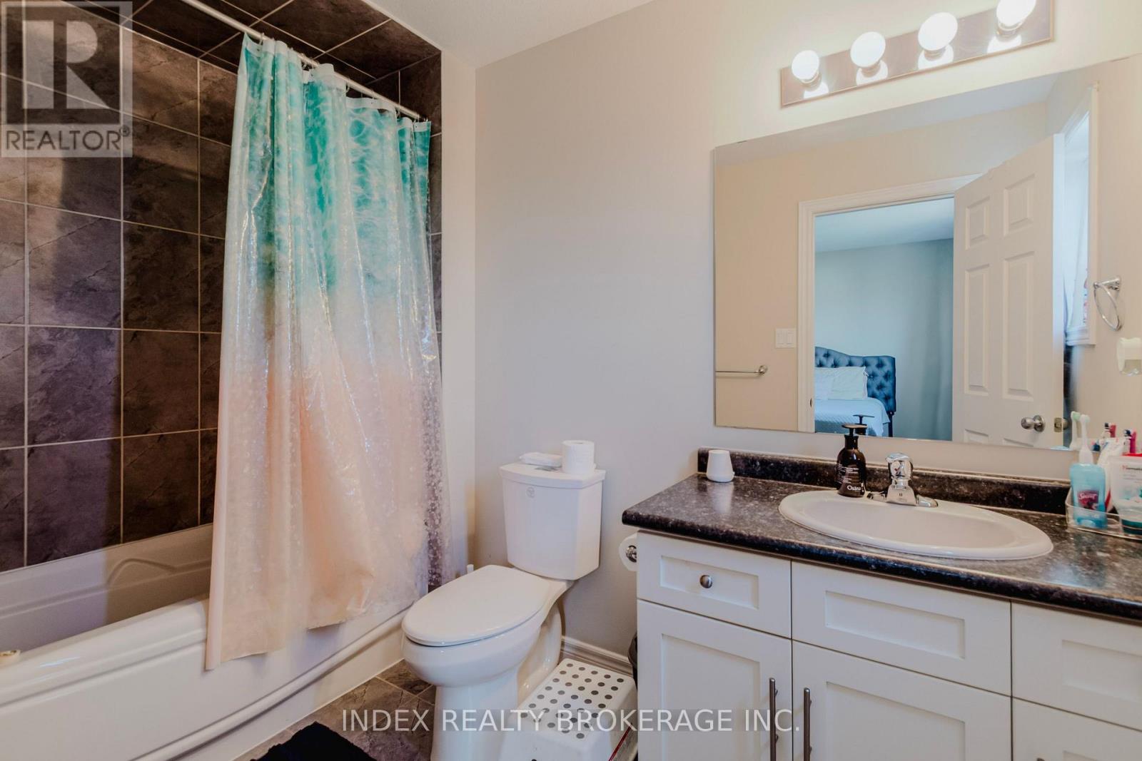 Photo 37 of 207 Eden Oak Trail, Kitchener ON