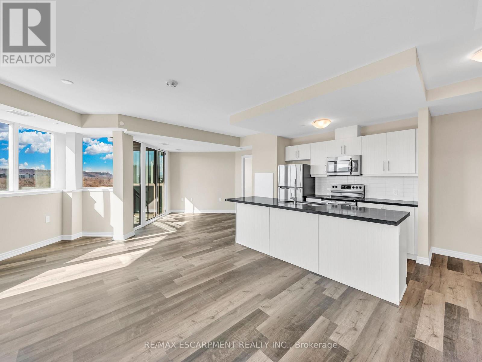 Photo 11 of 706 2750 King Street E, Hamilton ON