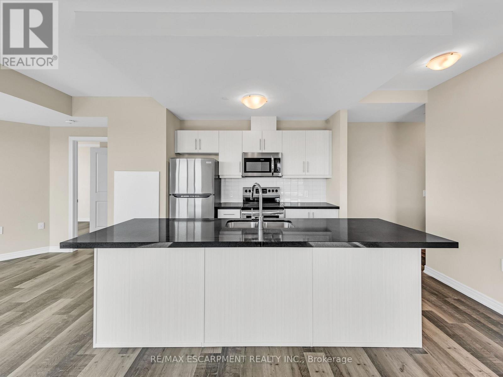 Photo 12 of 706 2750 King Street E, Hamilton ON