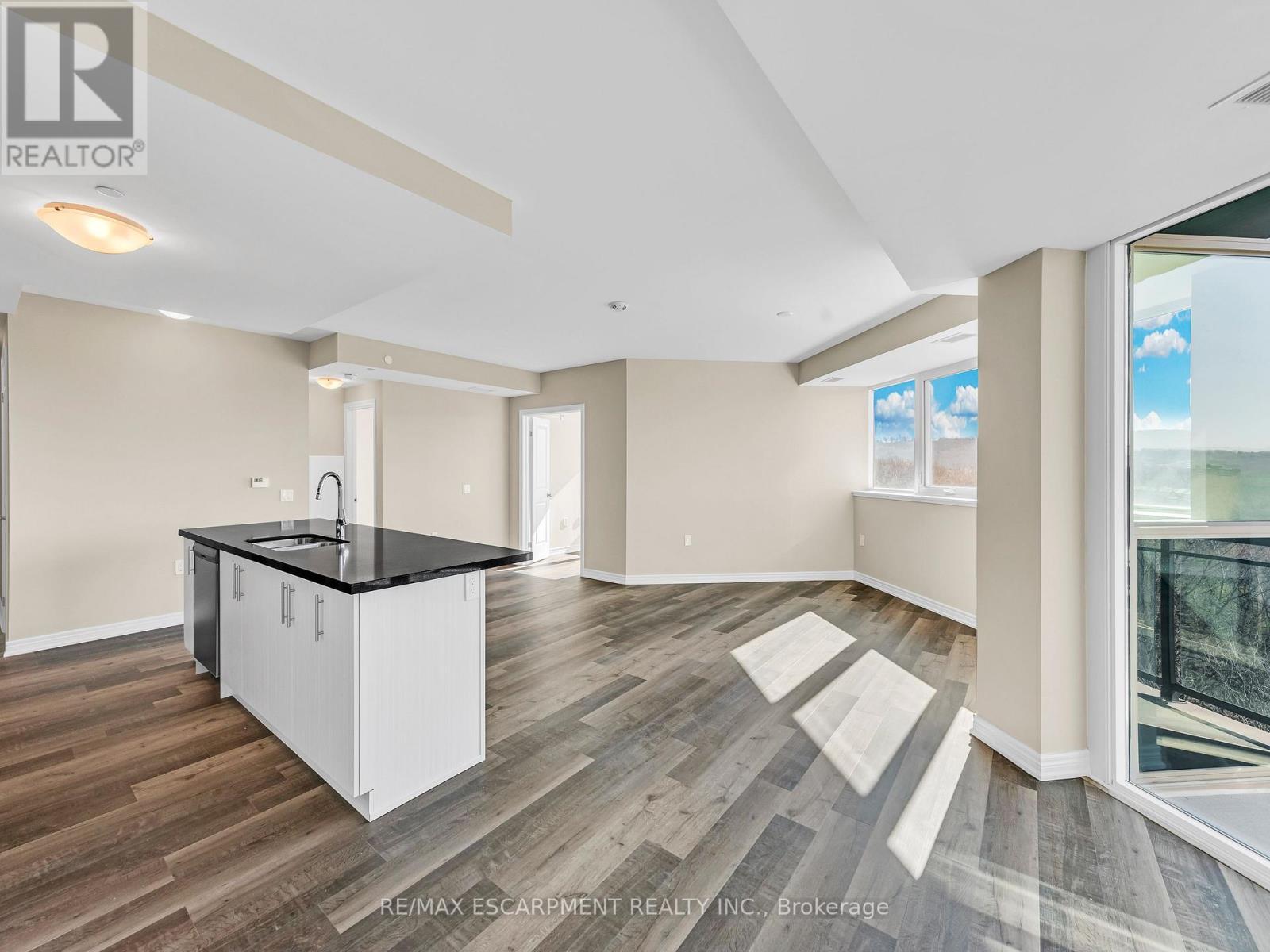 Photo 14 of 706 2750 King Street E, Hamilton ON