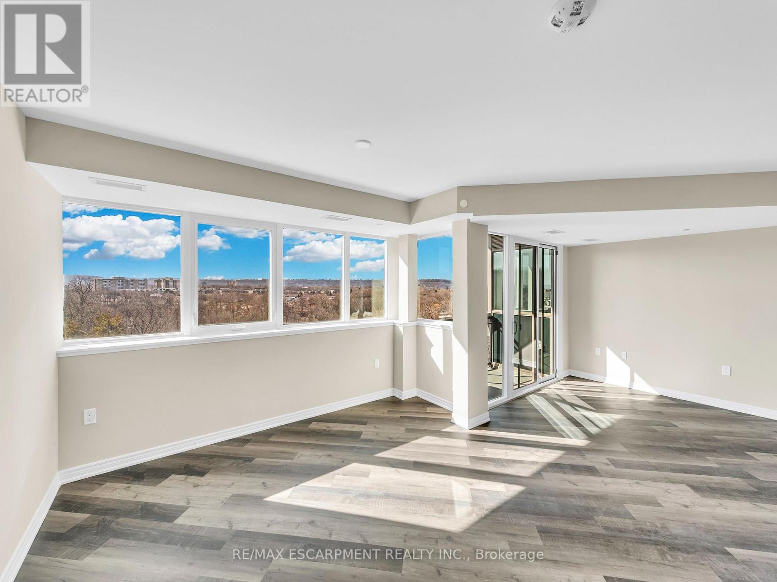 Photo 15 of 706 2750 King Street E, Hamilton ON