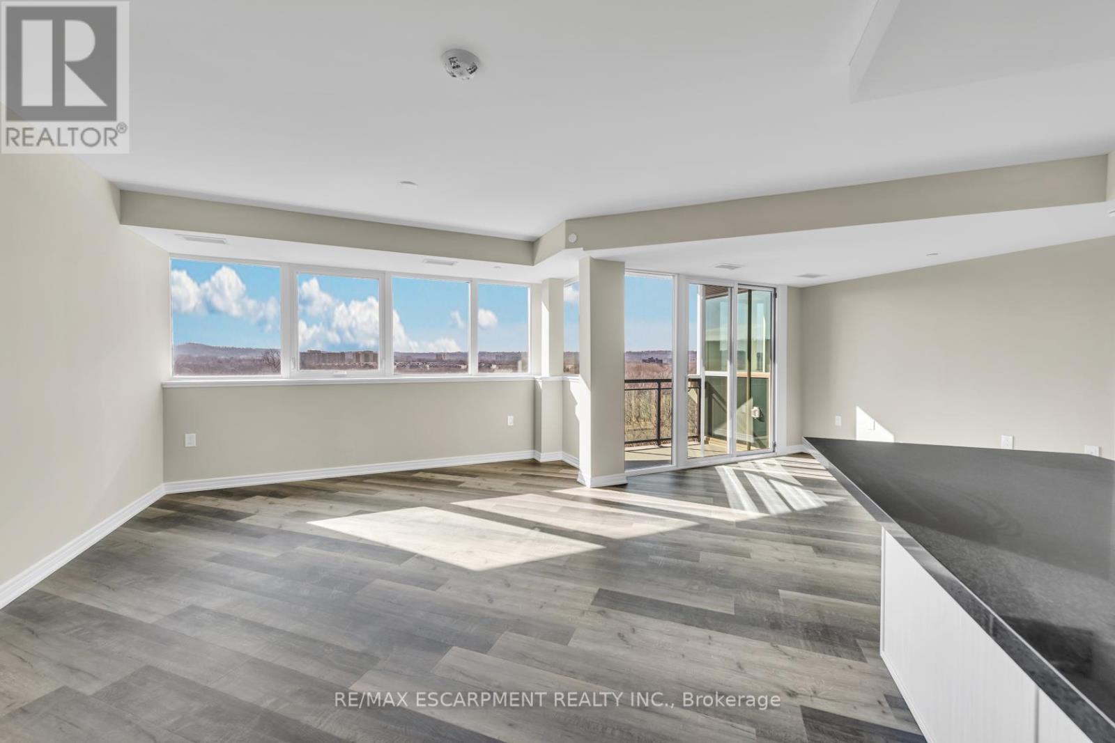 Photo 19 of 706 2750 King Street E, Hamilton ON