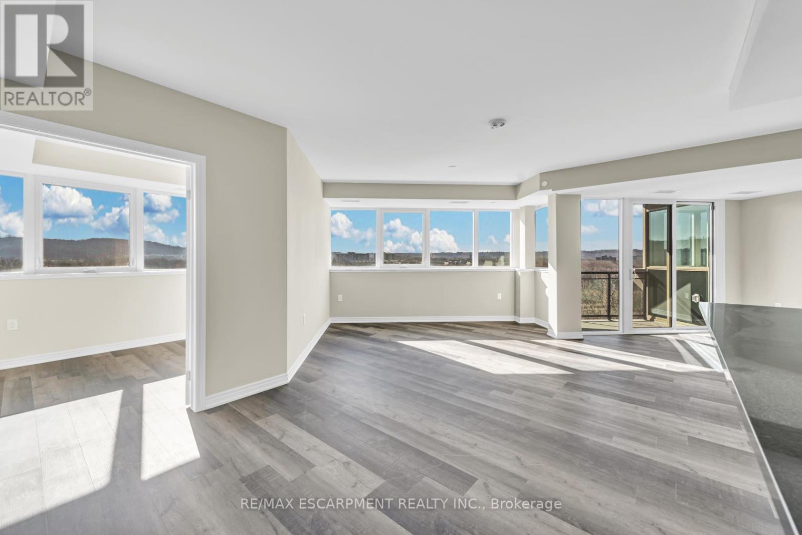 Photo 24 of 706 2750 King Street E, Hamilton ON