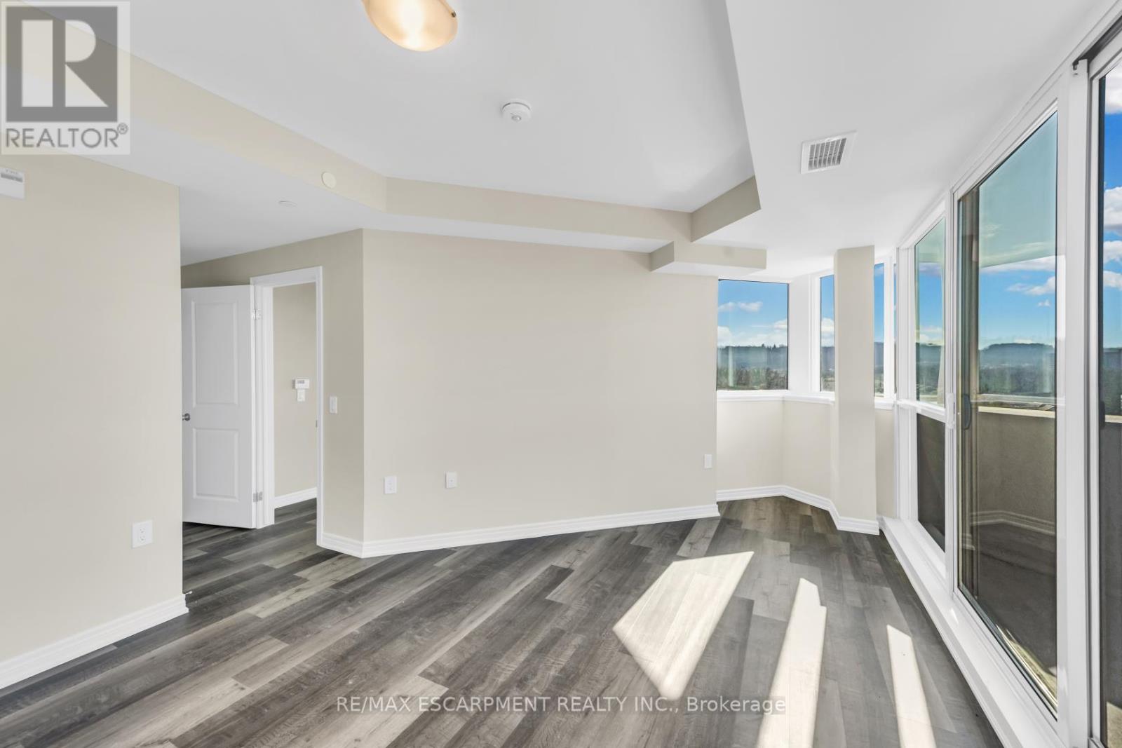 Photo 31 of 706 2750 King Street E, Hamilton ON