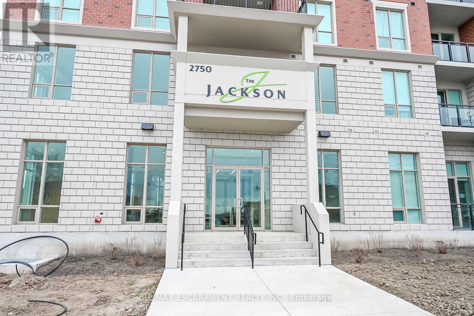 Photo 4 of 706 2750 King Street E, Hamilton ON