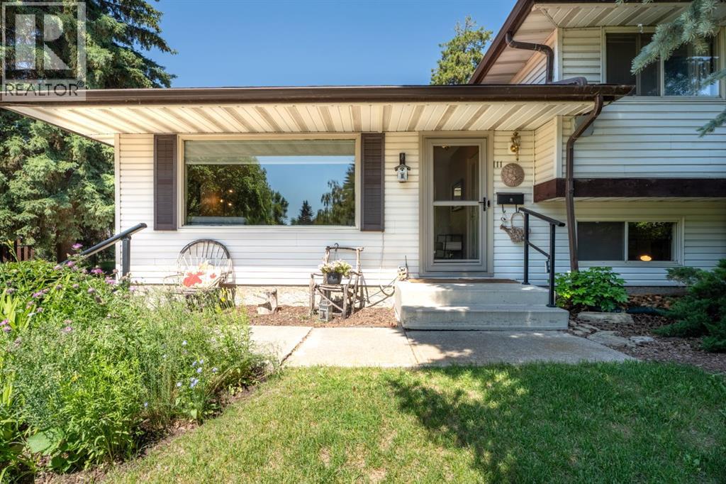 111 Lynnbrook Bay SE, Calgary, Alberta