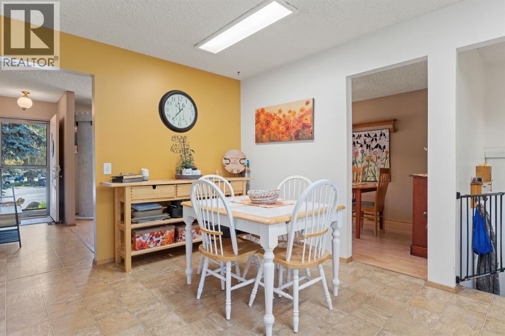 Single Family House 4 Level for Sale in  Lynnbrook Bay SE Ogden Calgary 