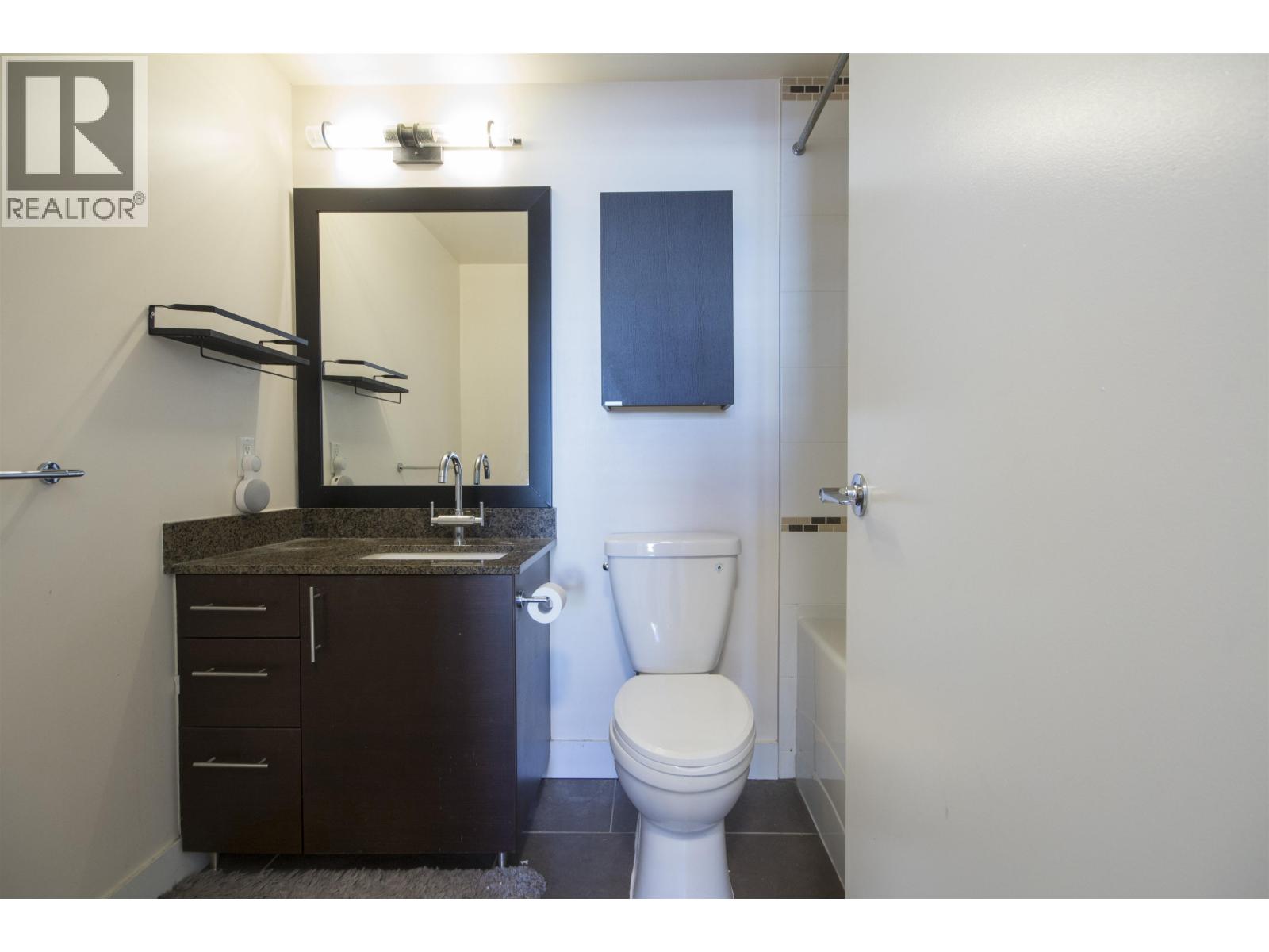 Photo 16 of 409 14200 Riverport Way, Richmond BC