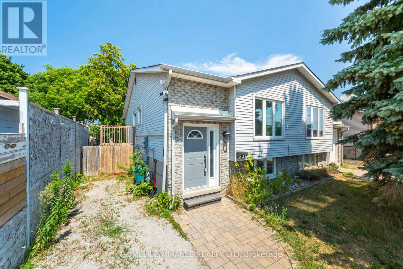 Photo 2 of 230 Taunton Road W, Oshawa ON