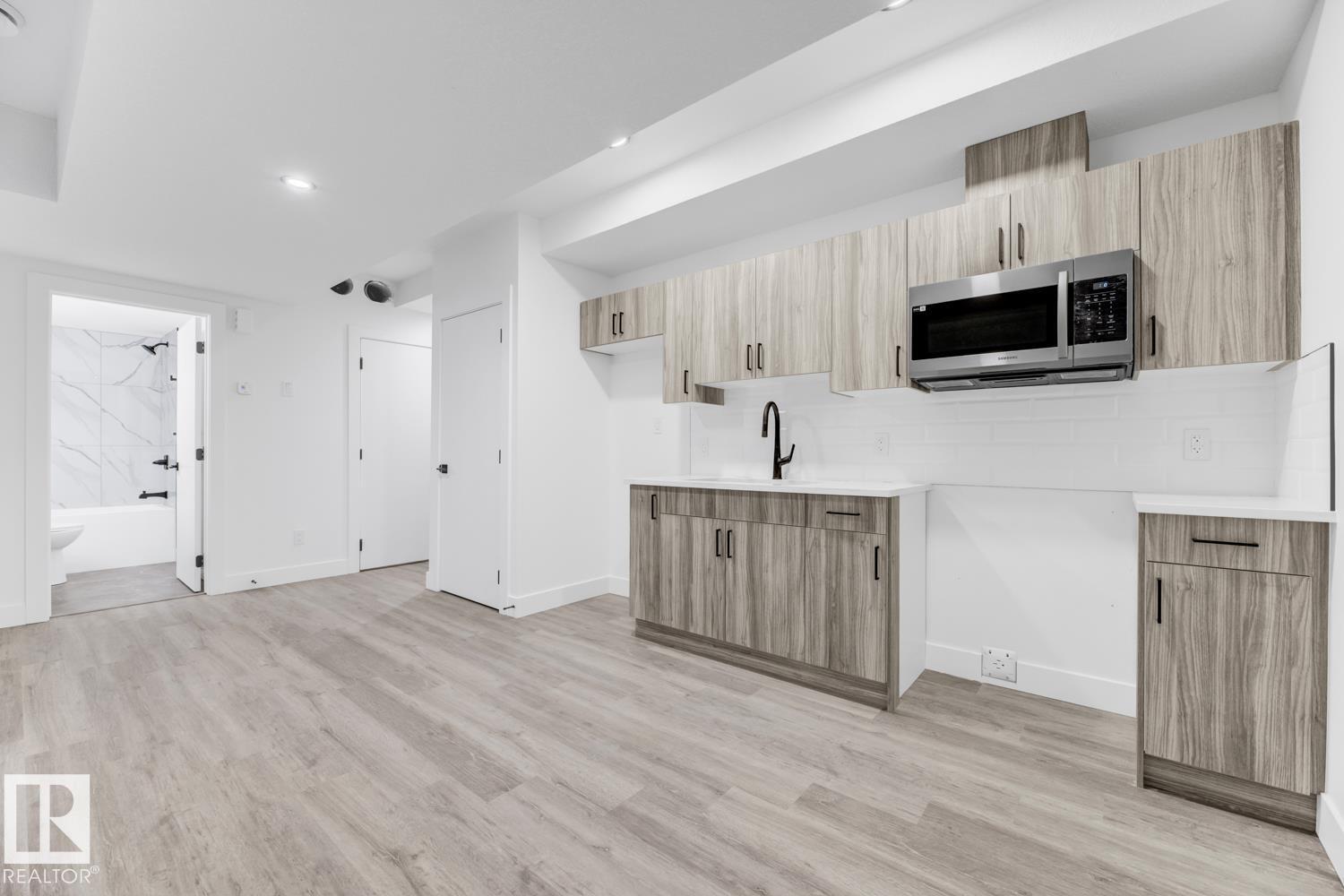 Photo 33 of 12307 91 St Nw, Edmonton AB