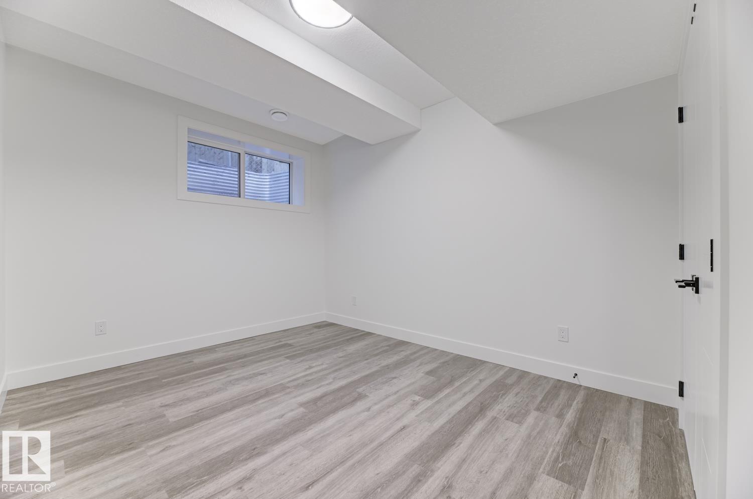 Photo 37 of 12307 91 St Nw, Edmonton AB