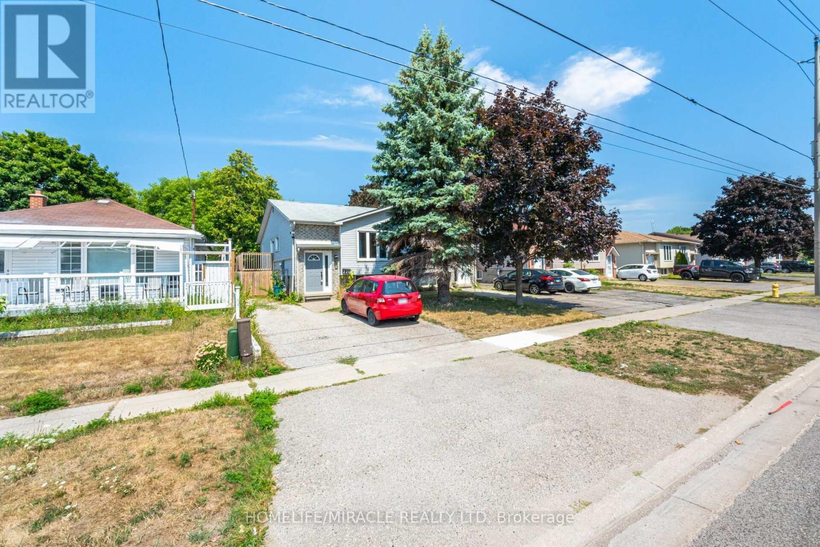 Photo 3 of 230 Taunton Road W, Oshawa ON