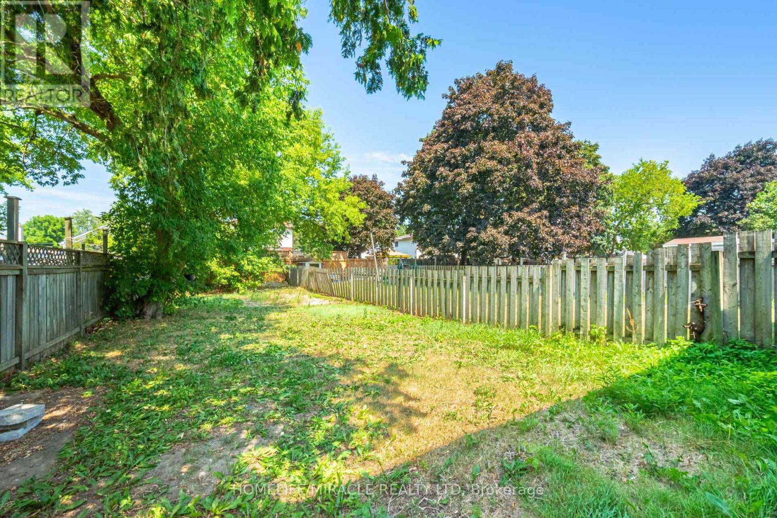 Photo 49 of 230 Taunton Road W, Oshawa ON