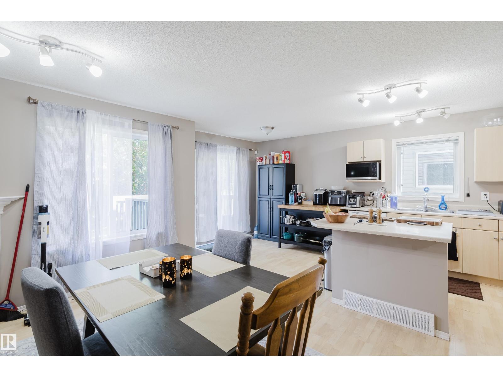 Photo 13 of 22 287 Macewan Rd Sw, Edmonton AB