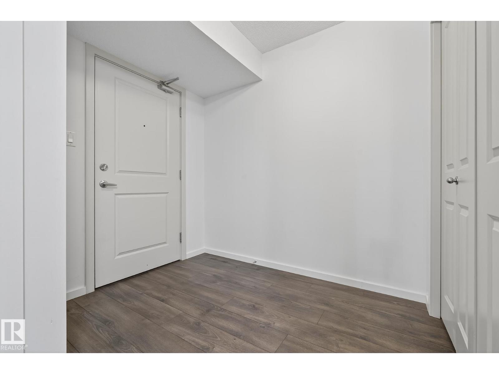Photo 10 of 402 7711 71 St Nw, Edmonton AB