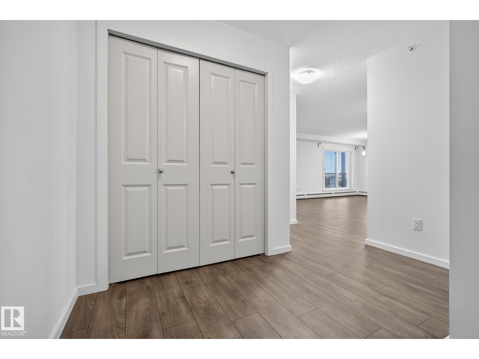 Photo 11 of 402 7711 71 St Nw, Edmonton AB