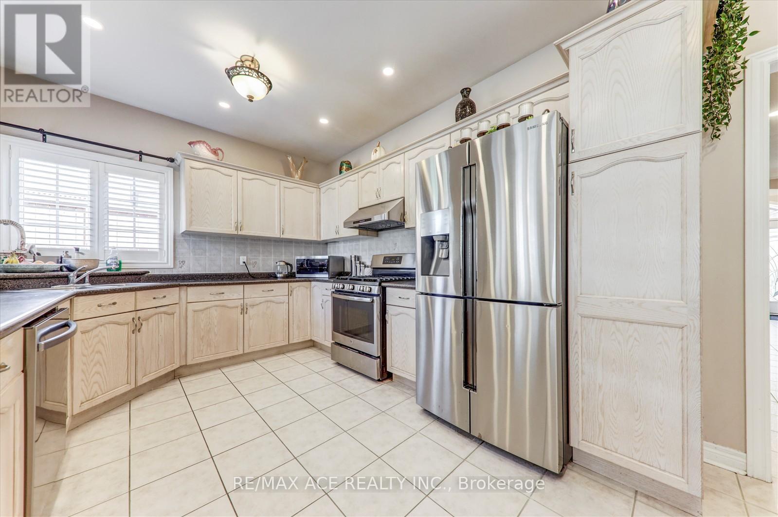 Photo 15 of 36 Todd Road, Ajax ON