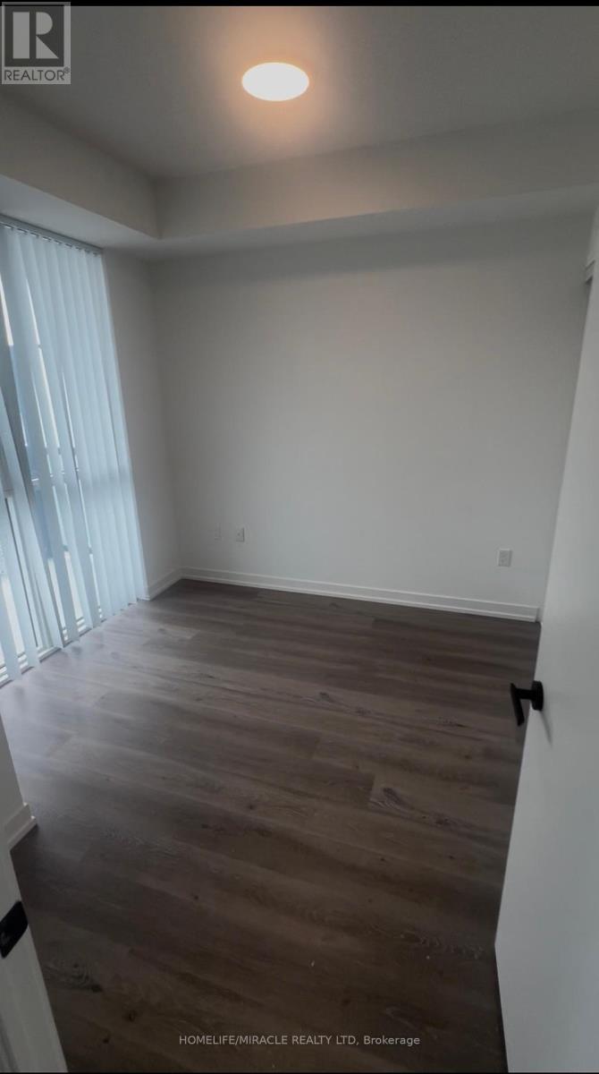Photo 7 of 1206 28 Interchange Way, Vaughan ON