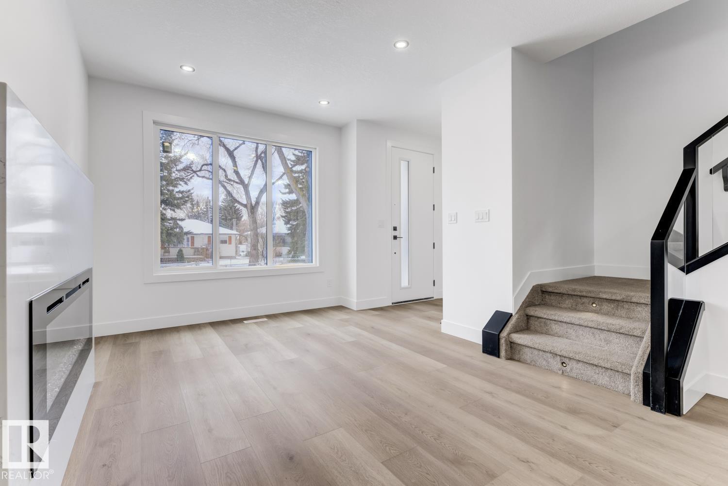 Photo 7 of 12309 91 St Nw, Edmonton AB