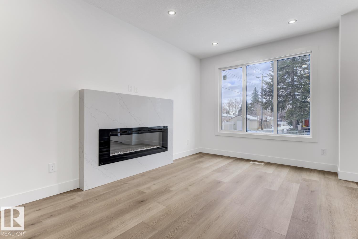 Photo 10 of 12309 91 St Nw, Edmonton AB
