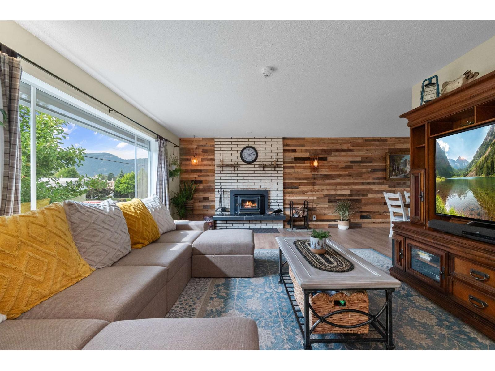 Photo 2 of 10098 Bonavista Street Fairfield Island, Chilliwack BC