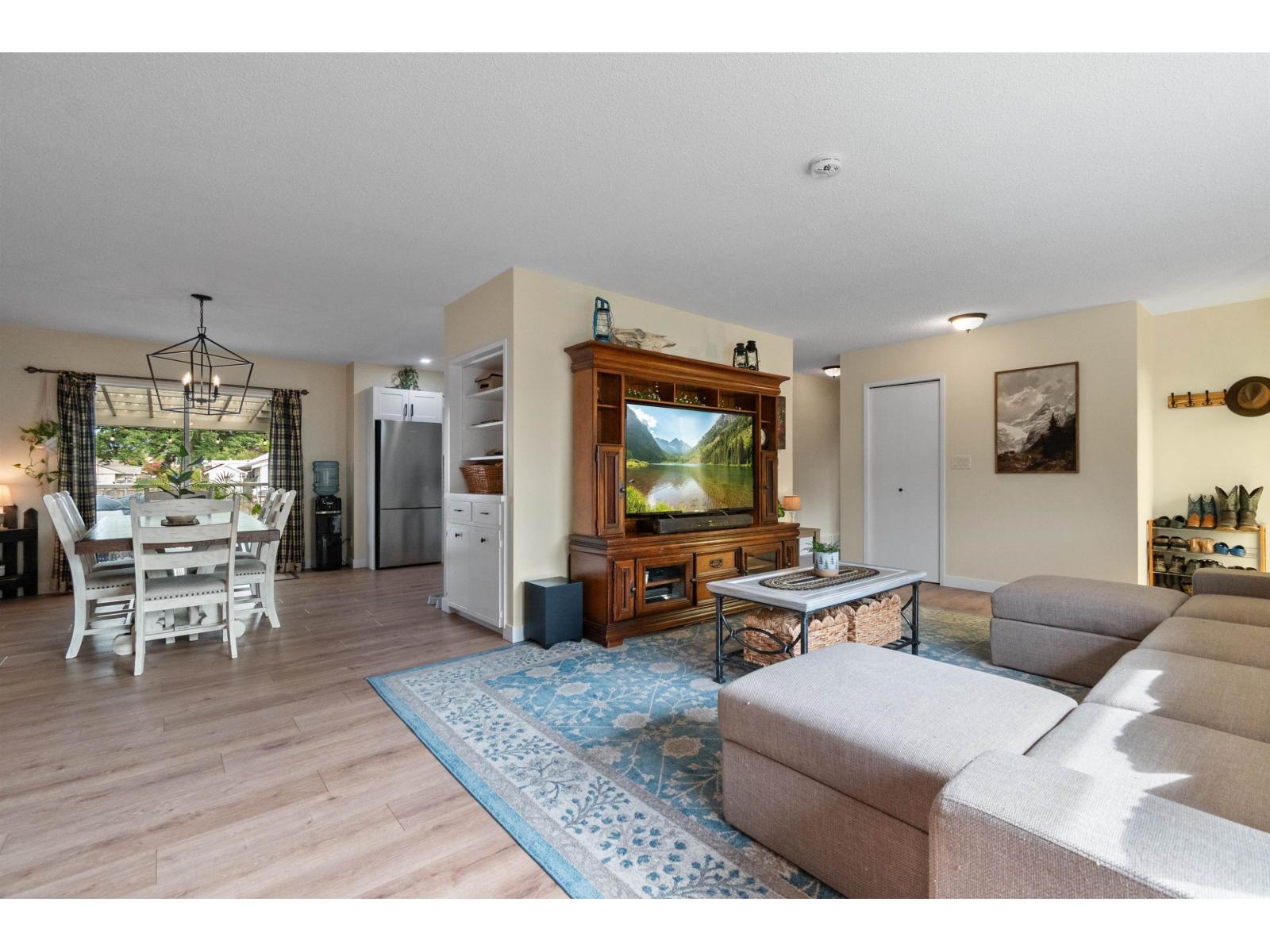 Photo 6 of 10098 Bonavista Street Fairfield Island, Chilliwack BC