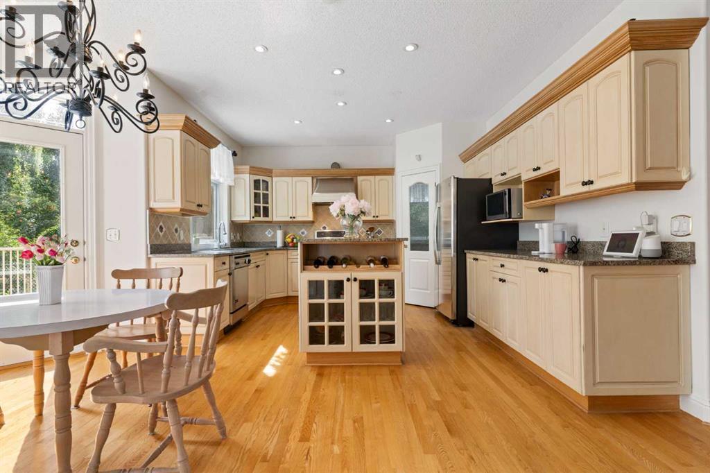 Photo 13 of 105 Hamptons Square Nw, Calgary AB