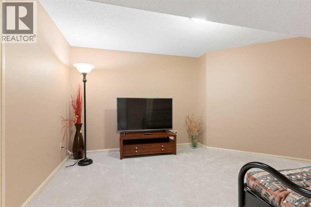 Photo 42 of 105 Hamptons Square Nw, Calgary AB