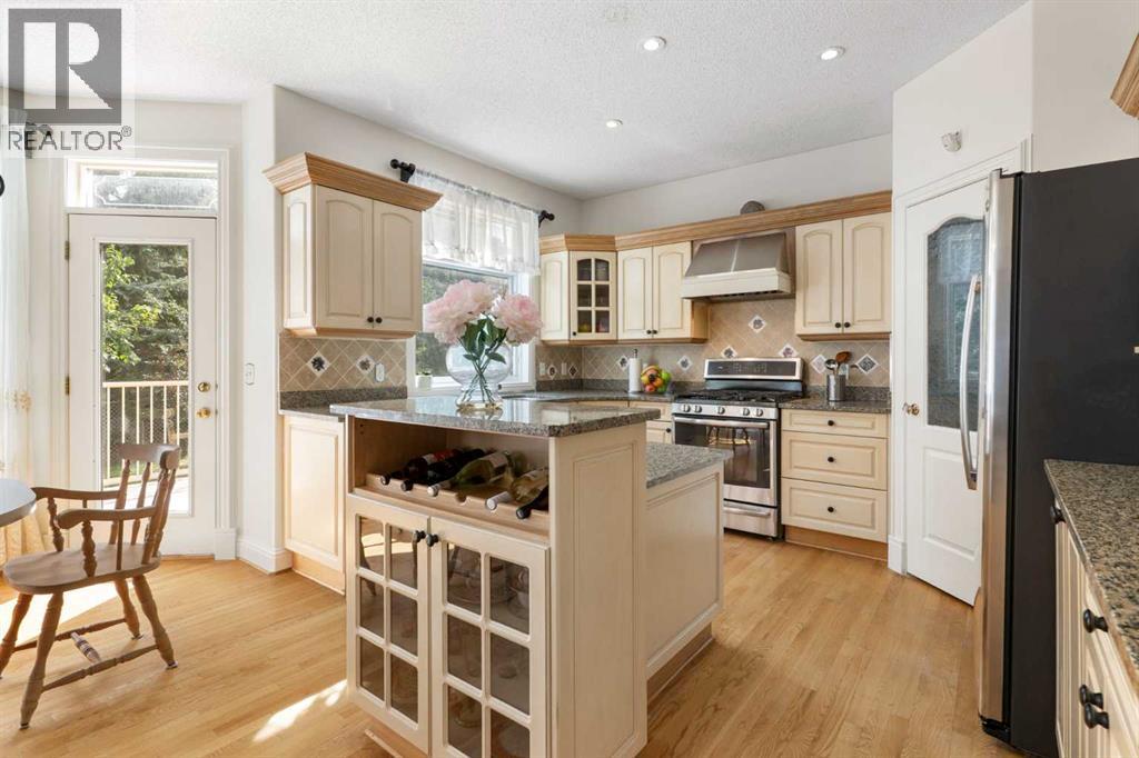 Photo 14 of 105 Hamptons Square Nw, Calgary AB