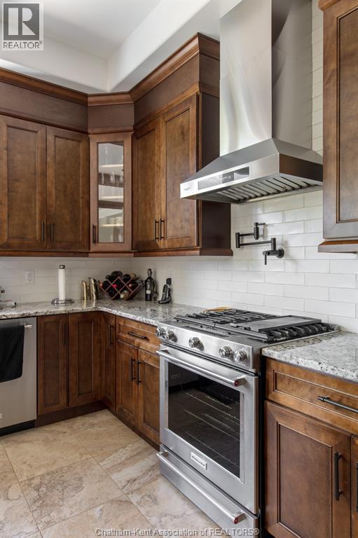 Photo 3 of 48 Bloomington Way, Chatham ON
