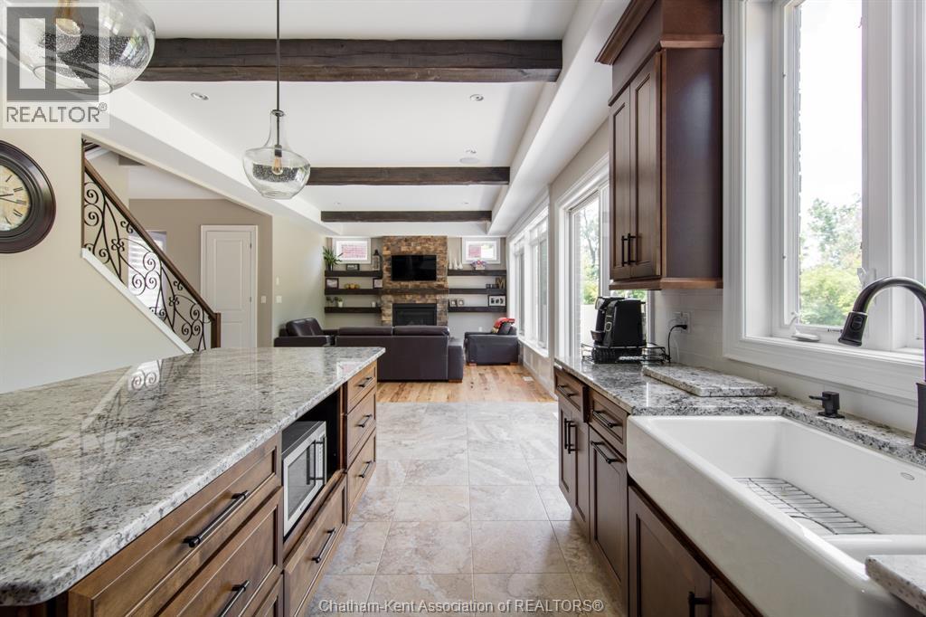 Photo 4 of 38 Rosewood Crescent, Chatham ON