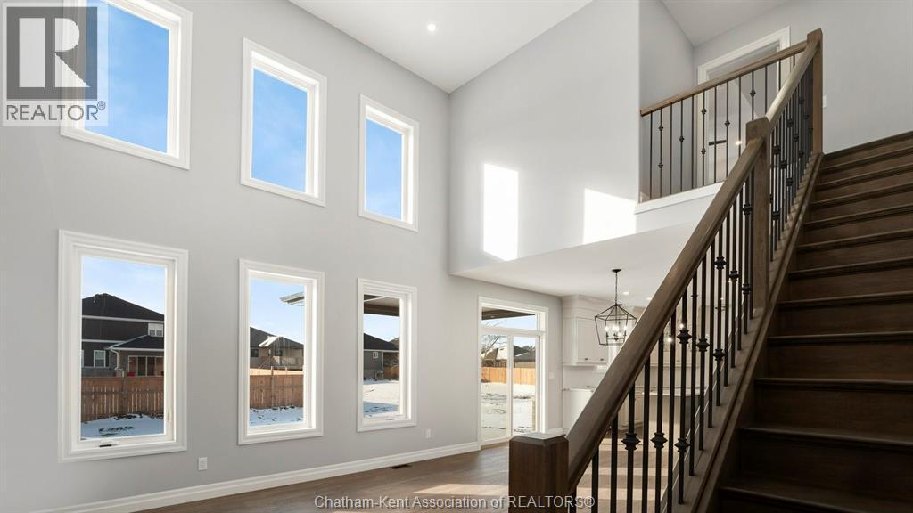 Photo 14 of 38 Rosewood Crescent, Chatham ON