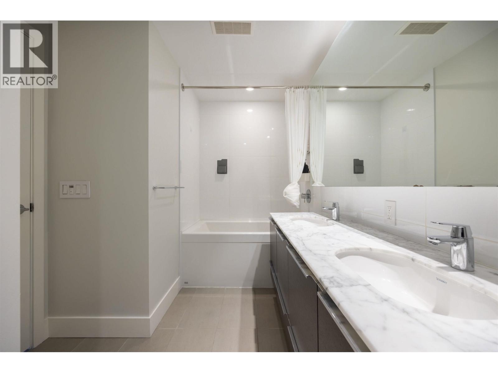 #4-5233 GILBERT Road, Richmond