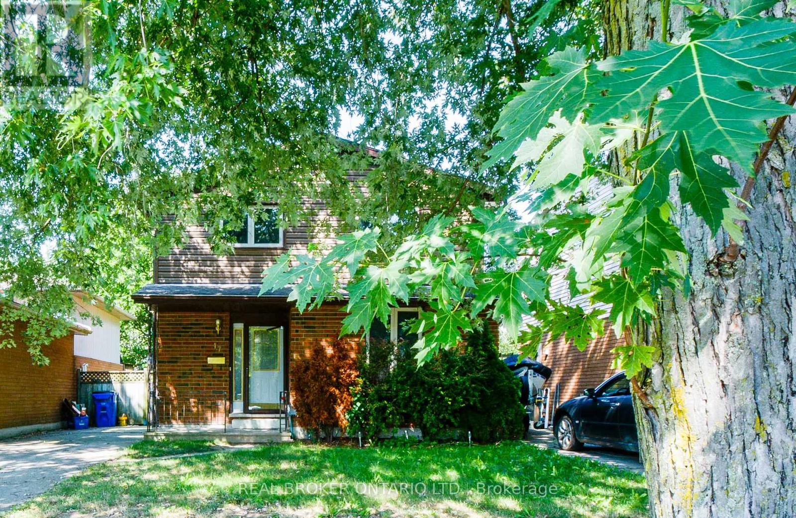 Photo 29 of 47 Wedgewood Avenue E, Chathamkent ON