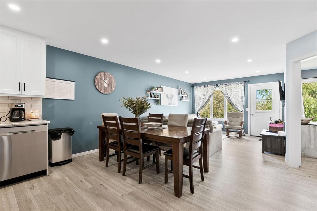 Photo 6 of 72 Birchwood Lane, Mitchell MB