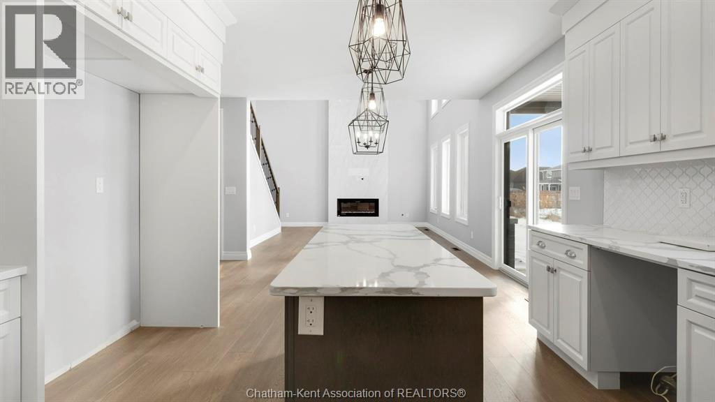 Photo 11 of 30 Rosewood Crescent, Chatham ON